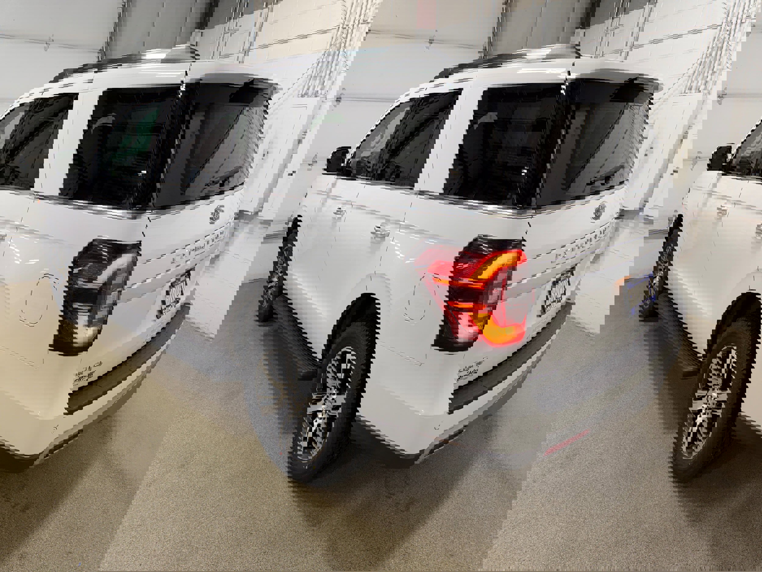 Certified 2024 Ford Expedition Limited image 7