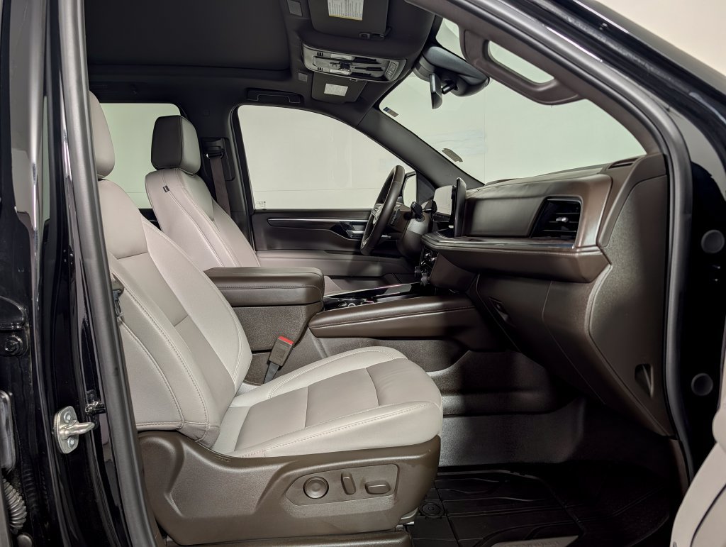 Used 2025 Chevrolet Tahoe Z71 w/ Z71 Off-Road Package AWD/4WD image 11