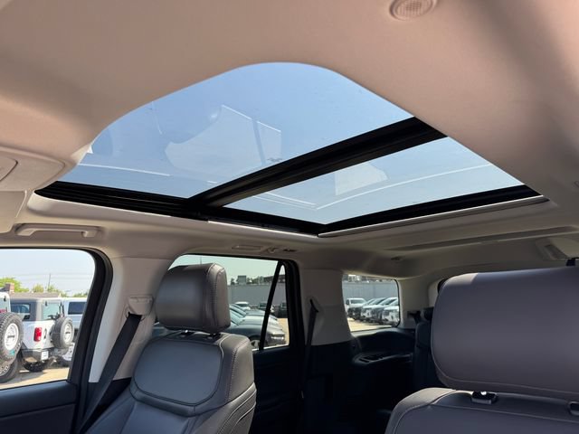 Certified 2025 Ford Expedition Active AWD/4WD image 8