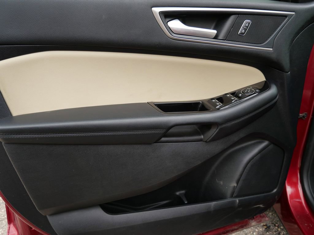Certified 2018 Ford Edge SEL w/ Equipment Group 201A FWD image 8