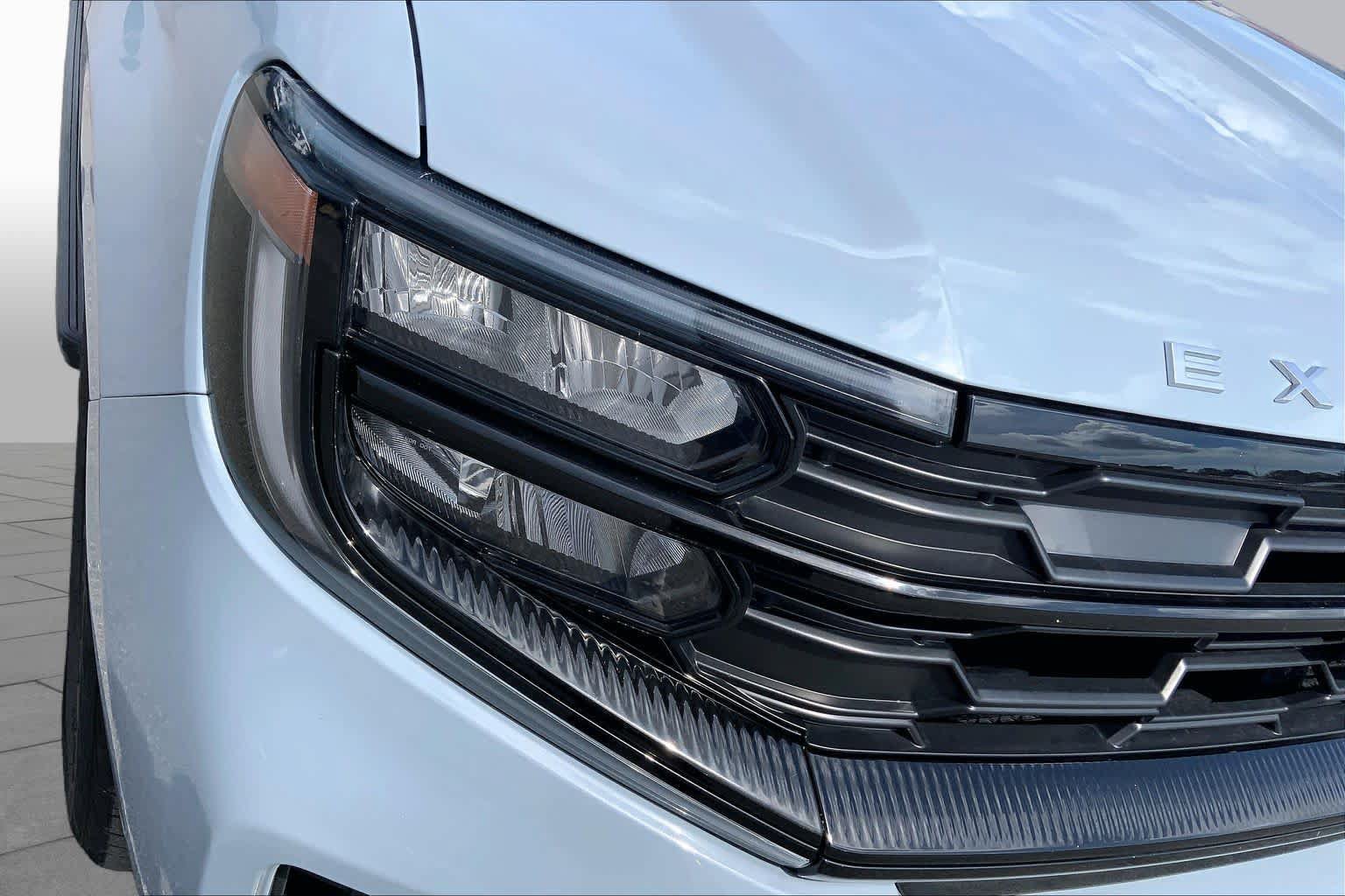 Certified 2025 Ford Expedition Active AWD/4WD image 27