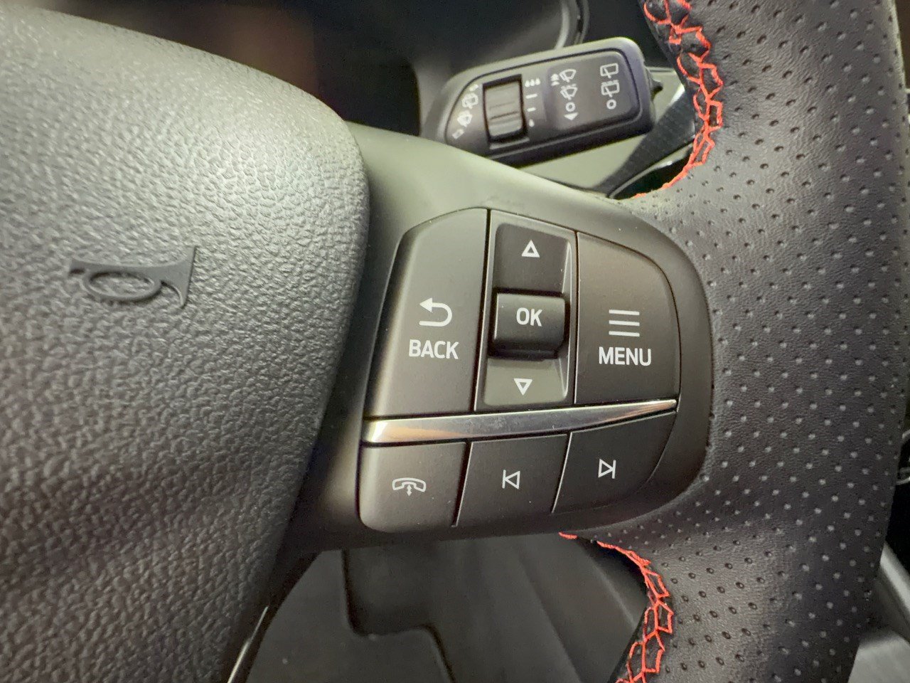 Certified 2025 Ford Escape ST-Line FWD image 19