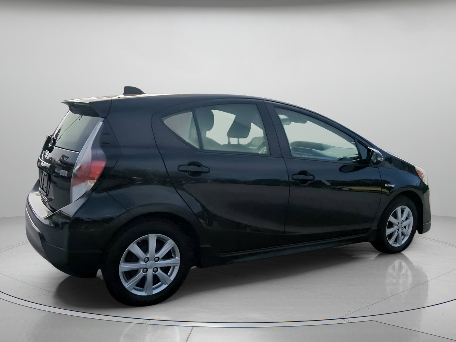 Used 2017 Toyota Prius C Two image 29
