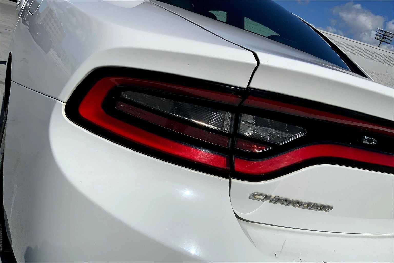 Used 2021 Dodge Charger SXT w/ Leather Interior Group image 32