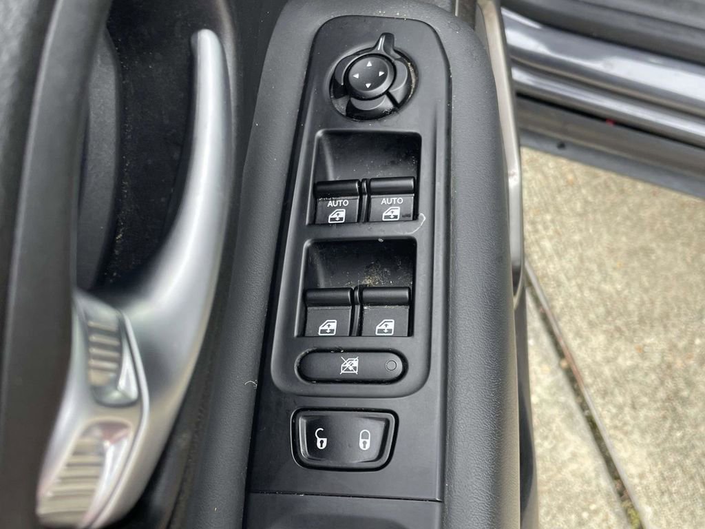 Used 2022 Jeep Renegade Limited w/ Sun, Sound & Wheels Group AWD/4WD image 16
