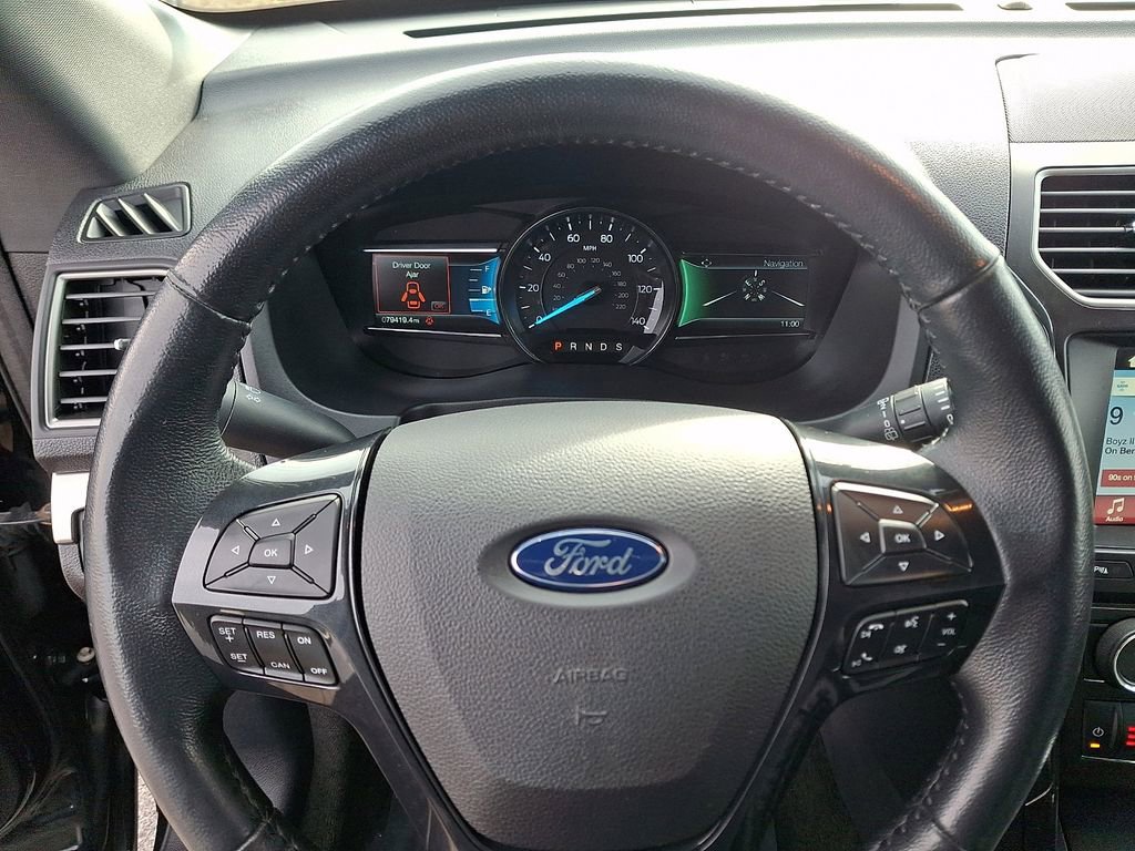 Certified 2018 Ford Explorer XLT w/ Equipment Group 202A image 20