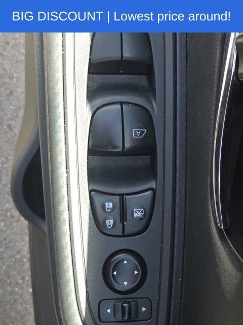 Used 2024 Nissan Versa SV FWD image 18