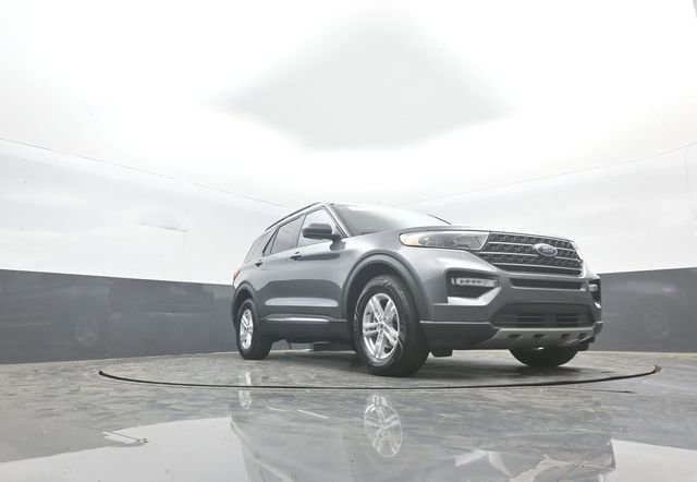 Certified 2022 Ford Explorer XLT w/ Equipment Group 202A image 27