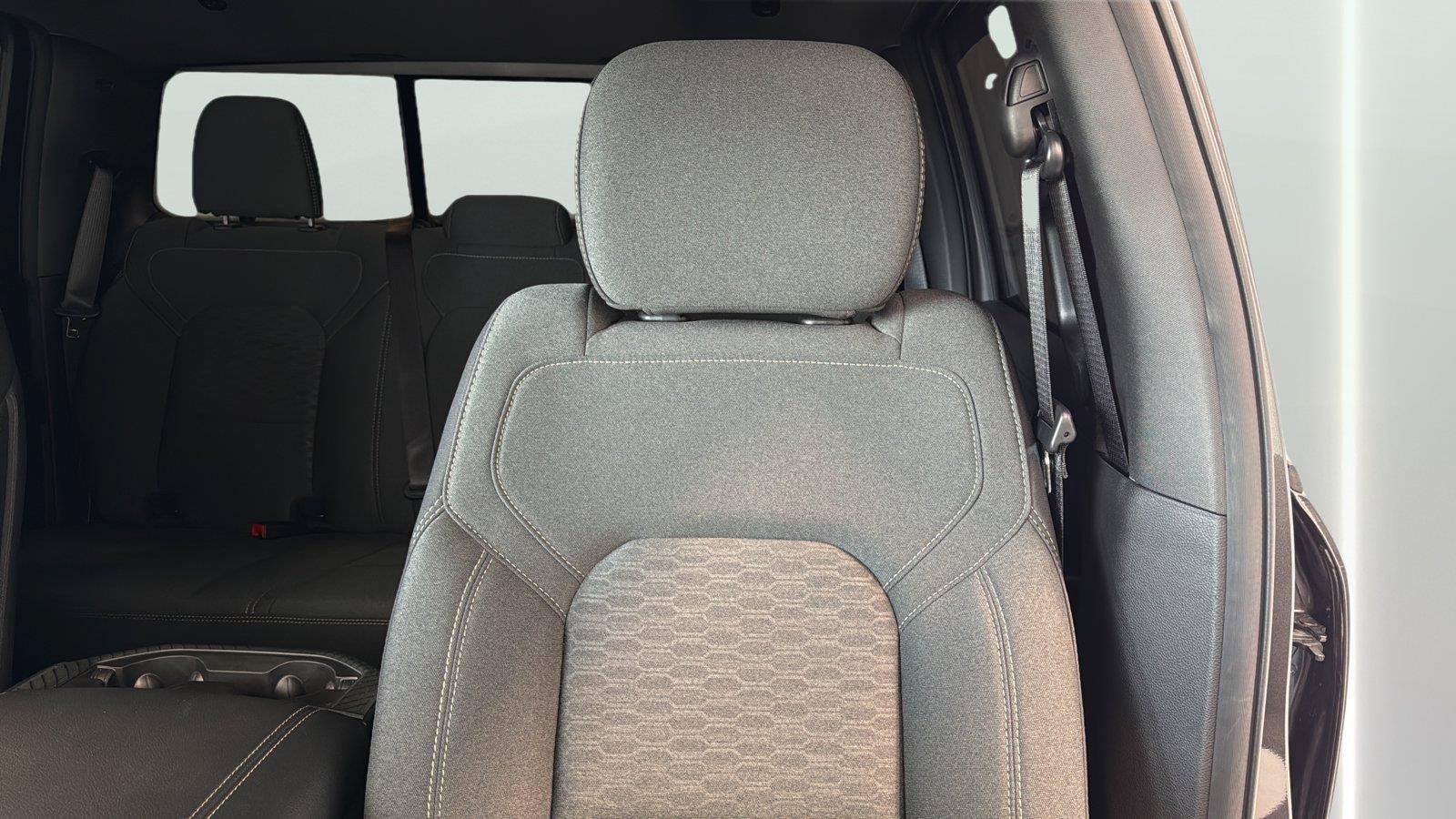 Used 2026 RAM 1500 Express AWD/4WD image 29