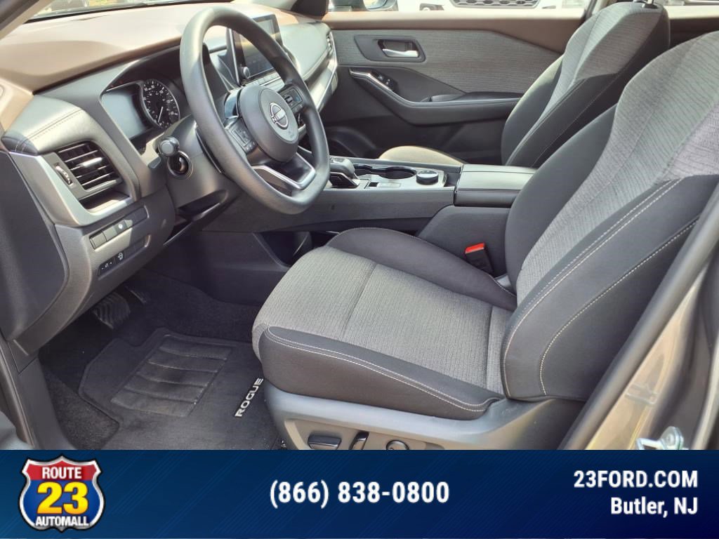 Used 2023 Nissan Rogue SV image 15