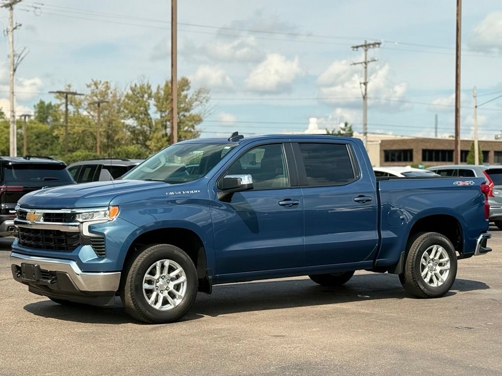 Used 2024 Chevrolet Silverado 1500 LT AWD/4WD image 35