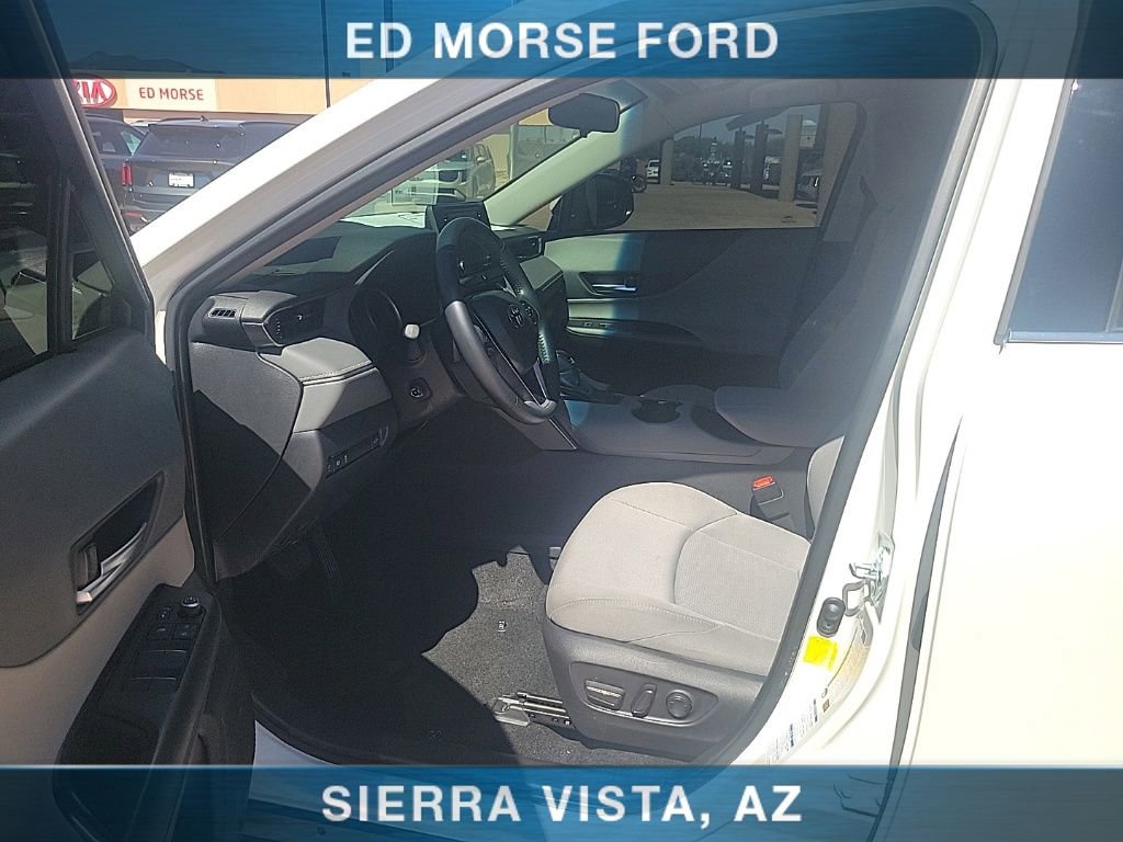 Used 2021 Toyota Venza LE w/ Carpet Mat Package (TMS) AWD/4WD image 9