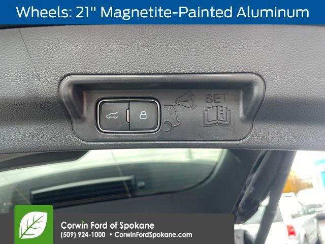 Certified 2025 Ford Explorer ST-Line w/ ST-Line Street Pack image 23