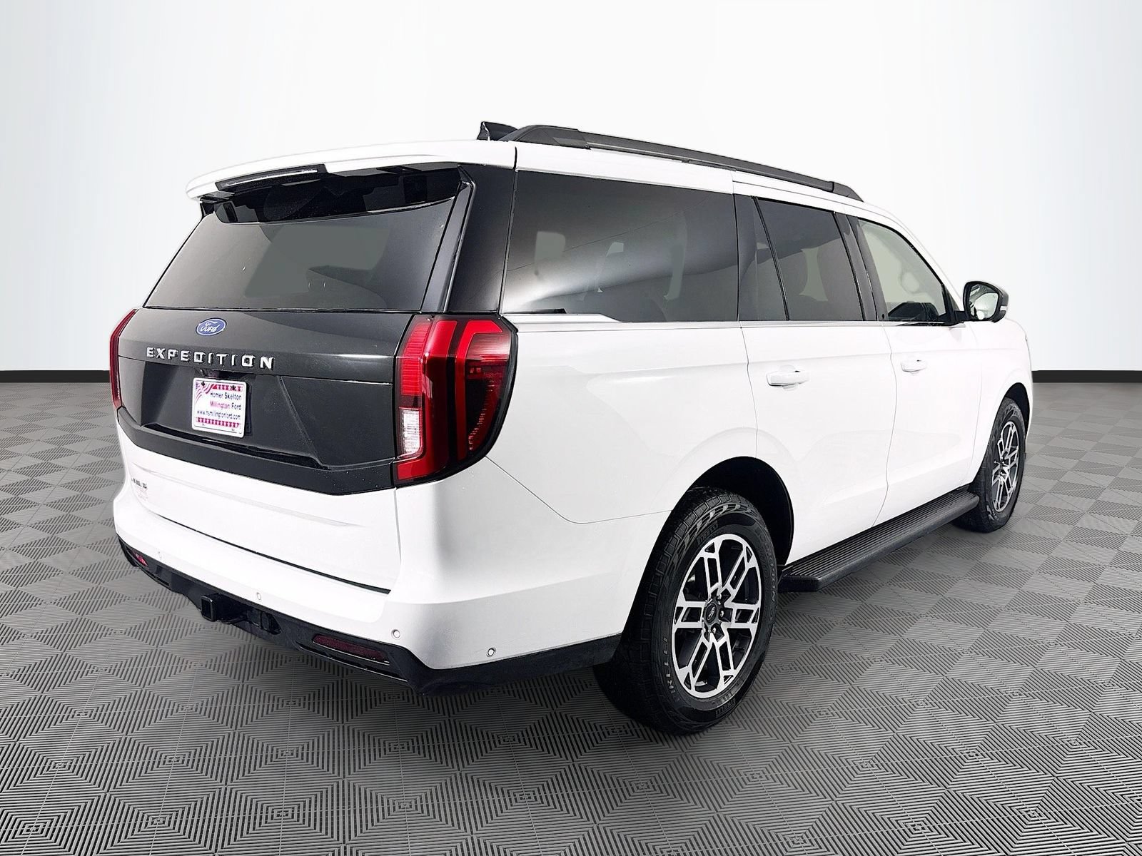Certified 2025 Ford Expedition Active AWD/4WD image 7