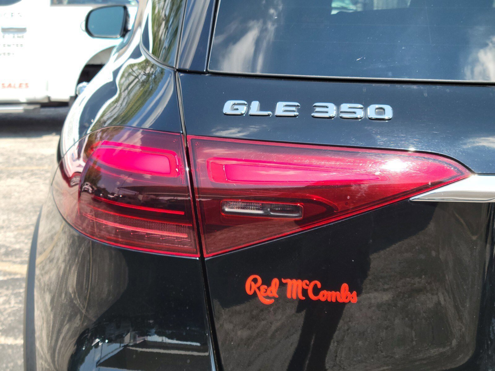 Used 2024 Mercedes-Benz GLE 350 4MATIC w/ 3rd Row Seat Package image 11