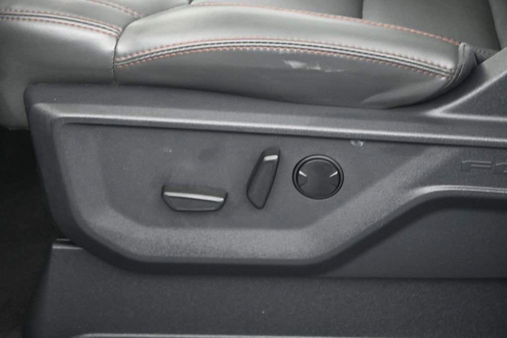 Certified 2025 Ford Expedition Active AWD/4WD image 10