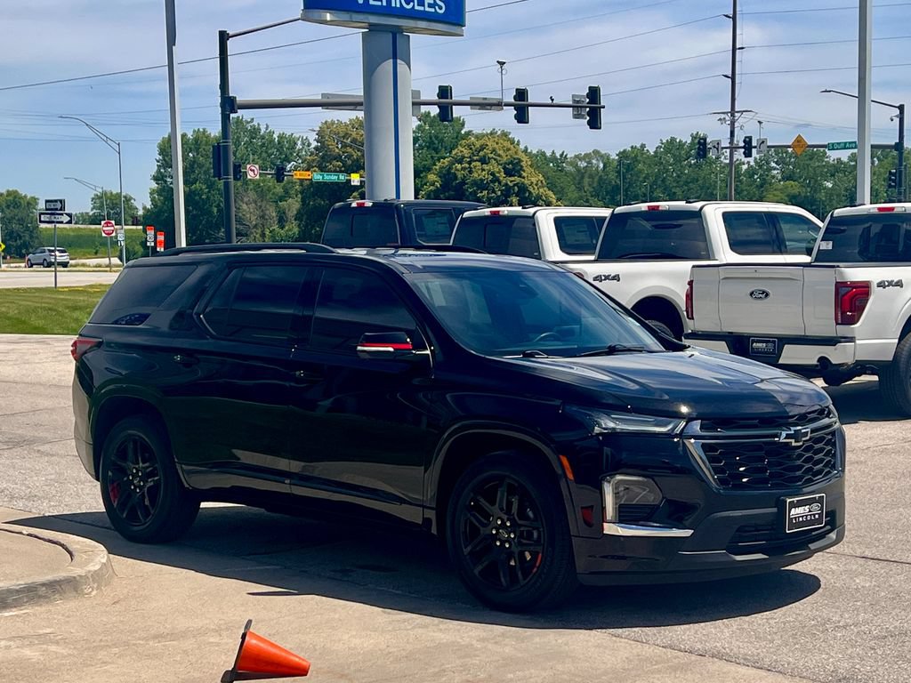 Used 2023 Chevrolet Traverse Premier w/ Redline Edition AWD/4WD image 7