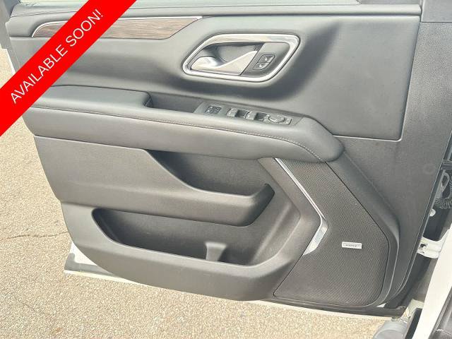 Used 2022 Chevrolet Suburban Z71 w/ Luxury Package AWD/4WD image 28