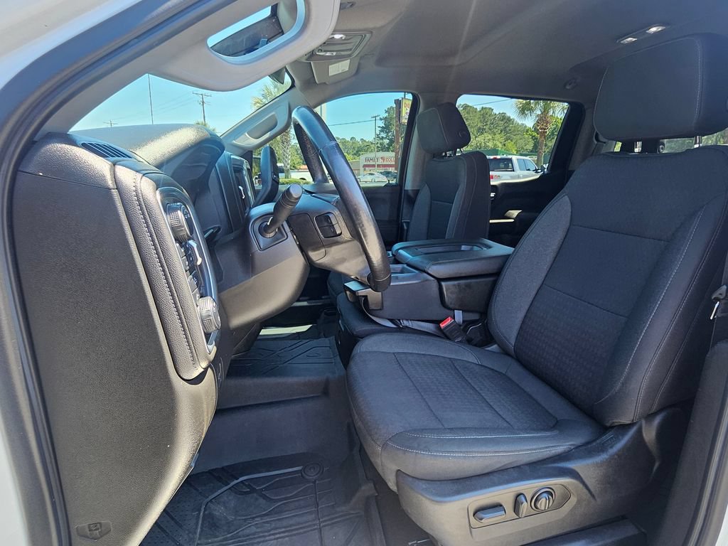 Used 2022 Chevrolet Silverado 1500 LT w/ Z71 Off-Road Package AWD/4WD image 4