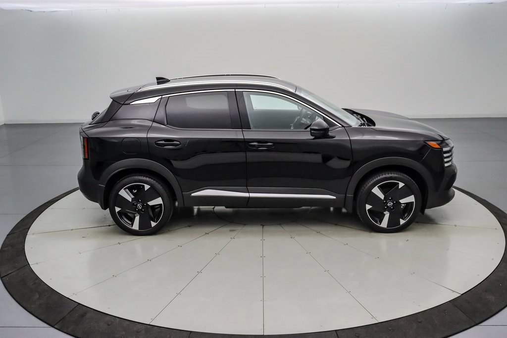 Used 2025 Nissan Kicks SR image 6