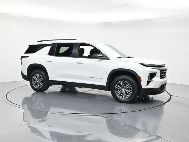 Used 2025 Chevrolet Traverse LT FWD image 3