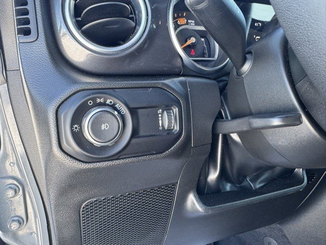 Used 2023 Jeep Wrangler Unlimited Sahara image 14