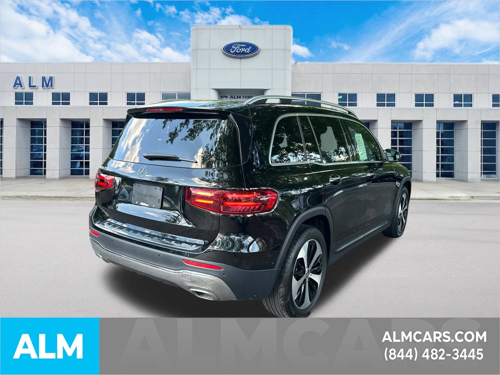 Used 2025 Mercedes-Benz GLB 250 image 5