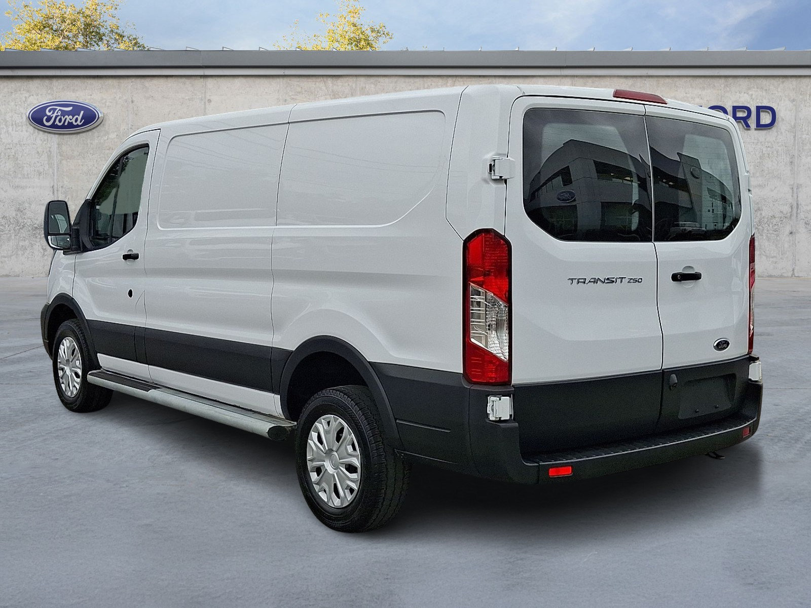 Certified 2025 Ford Transit 250 Low Roof w/ Exterior Upgrade Package RWD image 4