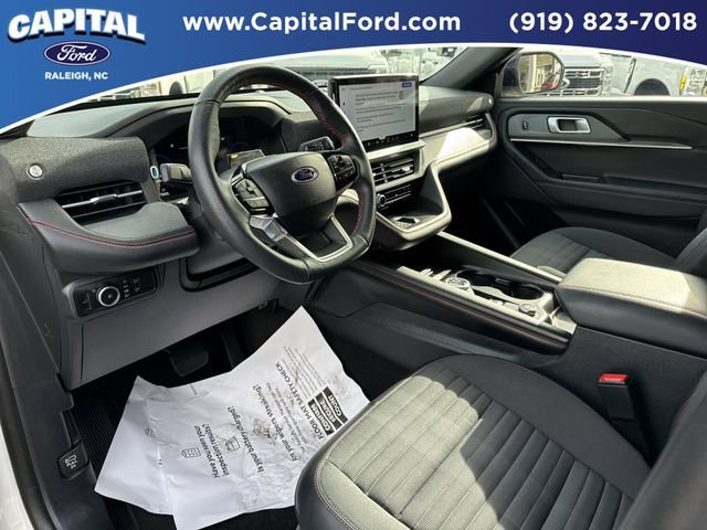 Certified 2025 Ford Explorer ST-Line w/ Premium Package image 18