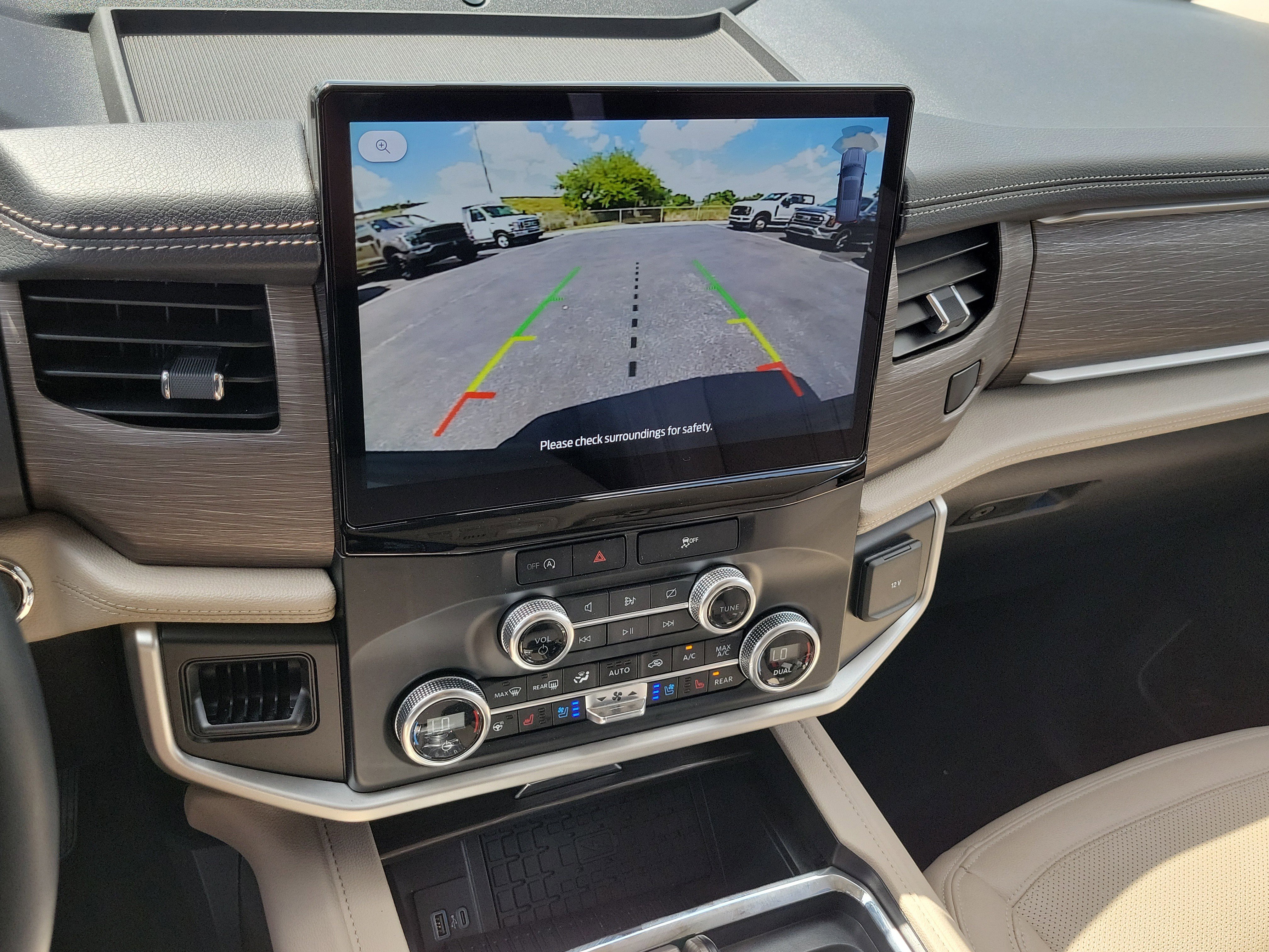 Certified 2024 Ford Expedition Limited image 27