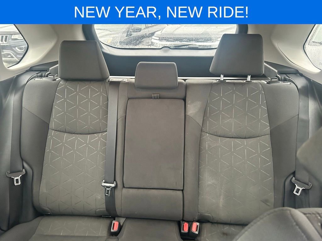 Used 2021 Toyota RAV4 XLE image 19