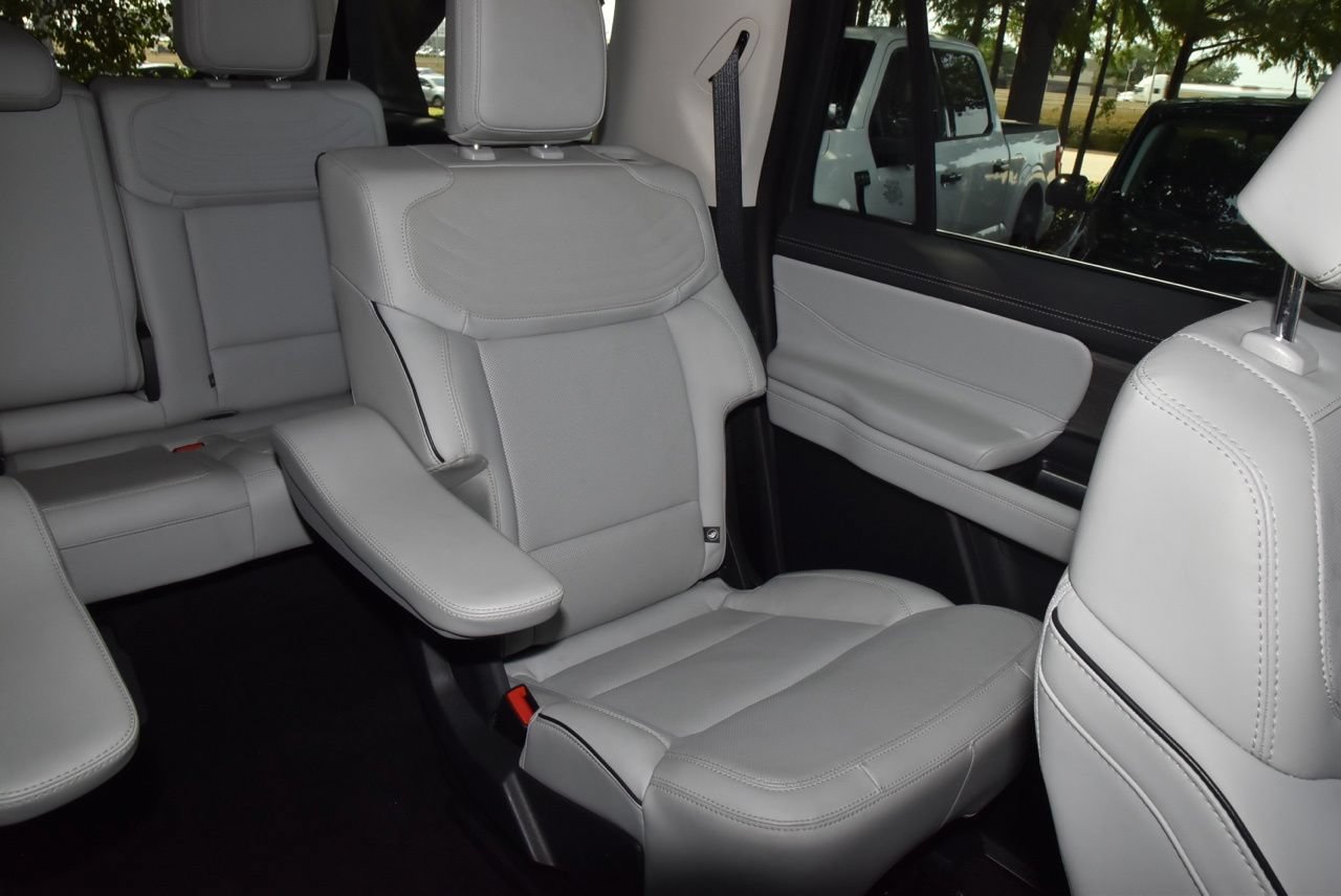 Certified 2025 Ford Expedition Max Platinum w/ Platinum Ultimate Package AWD/4WD image 22