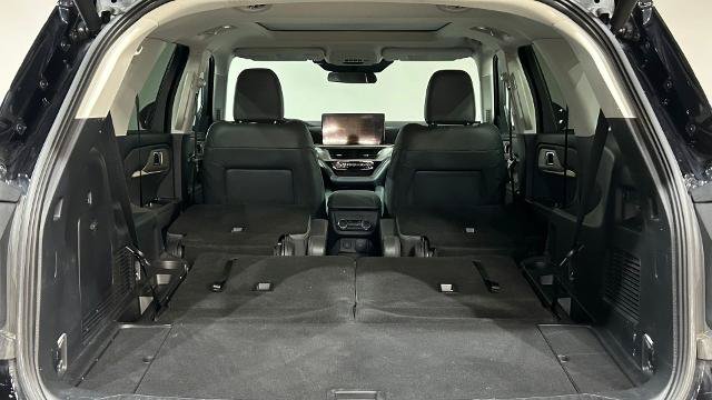 Certified 2025 Ford Explorer Active w/ Active Comfort Package AWD/4WD image 39