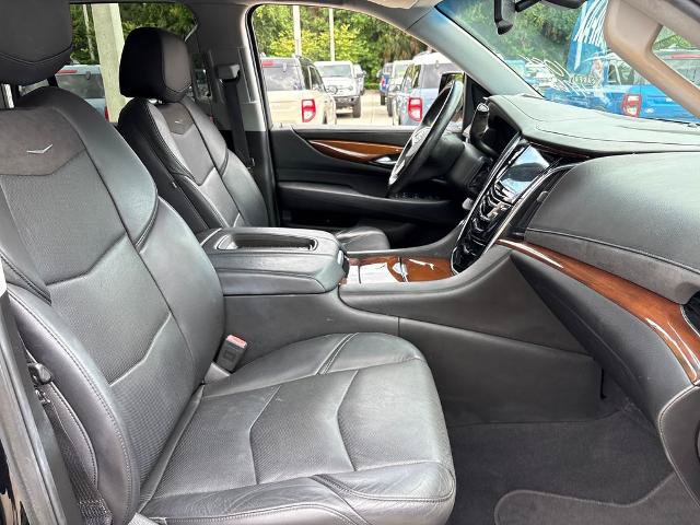 Used 2018 Cadillac Escalade 2WD image 29