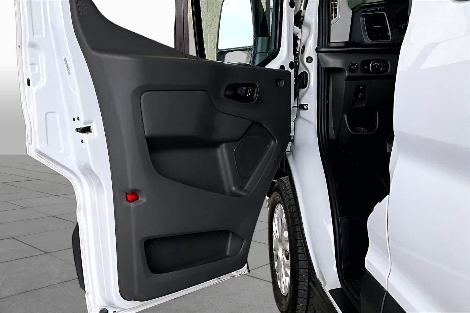 Certified 2024 Ford Transit 350 XLT RWD image 22
