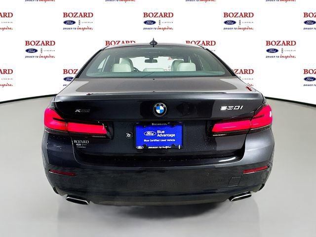 Used 2021 BMW 530i xDrive w/ Premium Package image 4