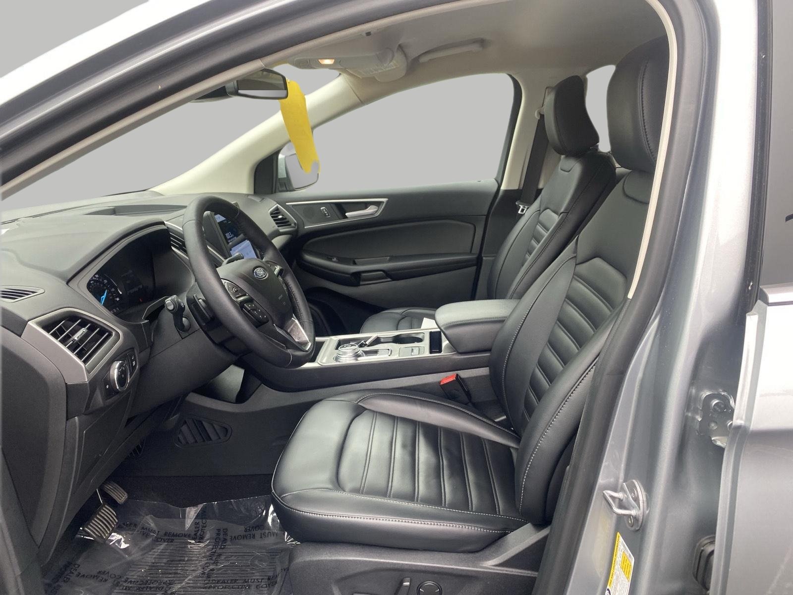 Certified 2024 Ford Edge SEL w/ Convenience Package AWD/4WD image 2