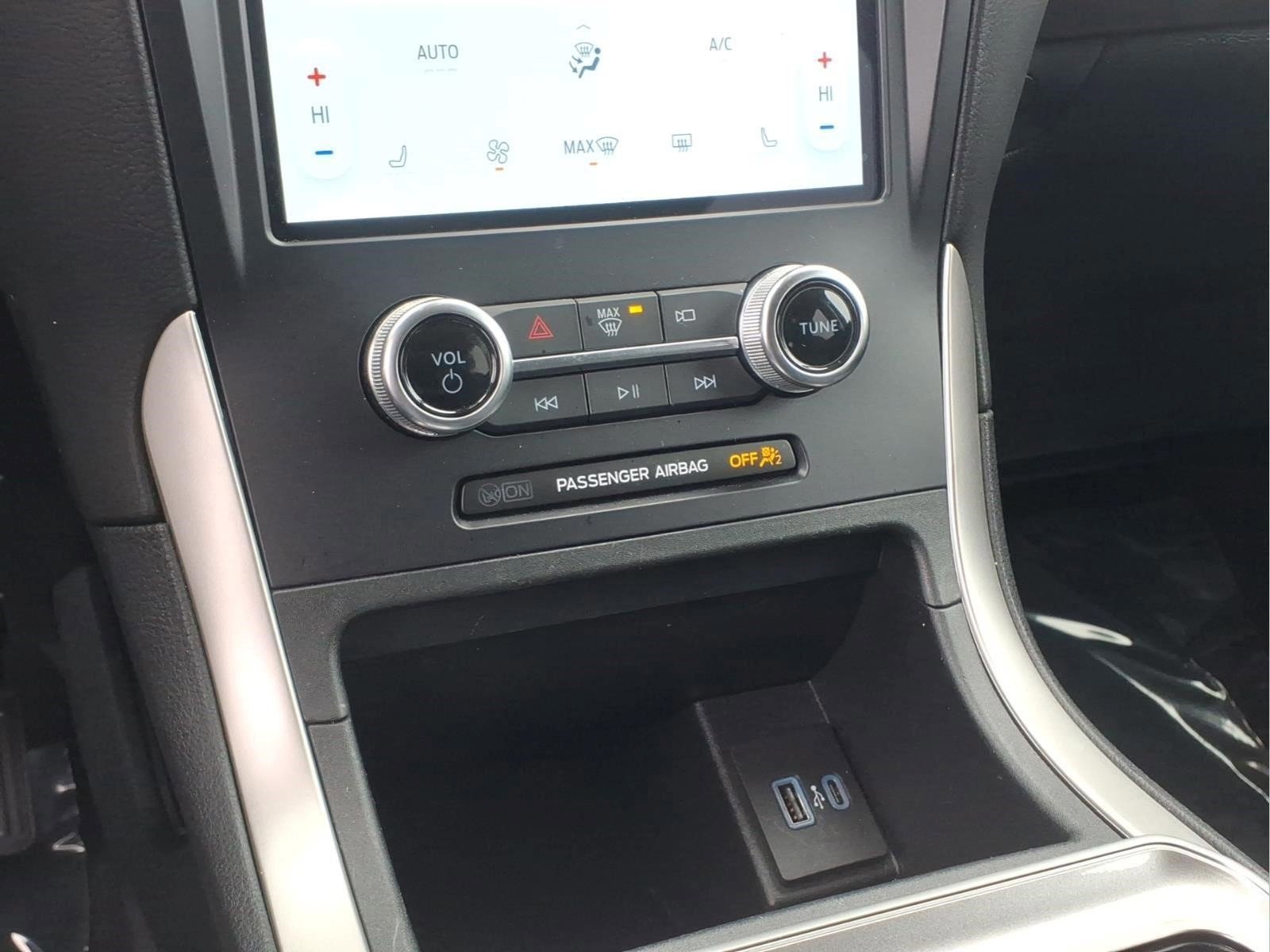 Certified 2024 Ford Edge SEL AWD/4WD image 17