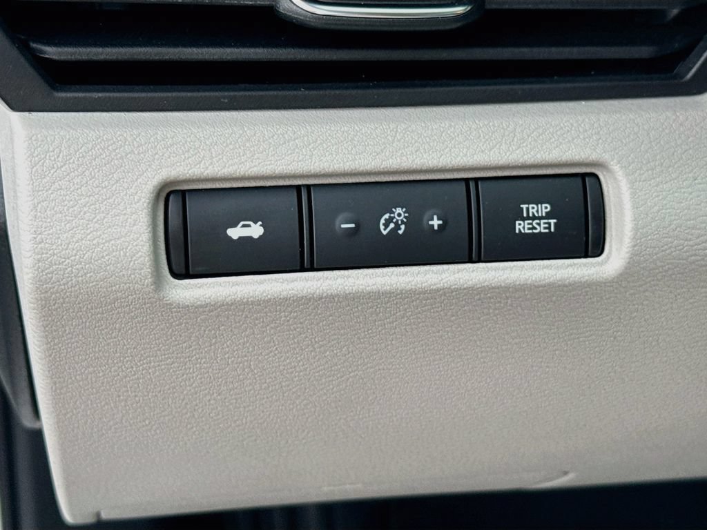 Used 2022 Nissan Altima 2.5 SV FWD image 10