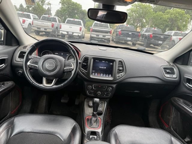 Used 2019 Jeep Compass Trailhawk AWD/4WD image 2