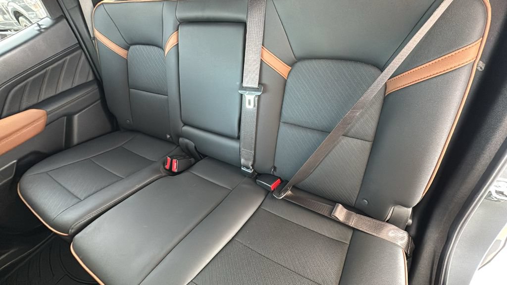 Used 2025 GMC Canyon AT4 w/ Technology Plus Package AWD/4WD image 24