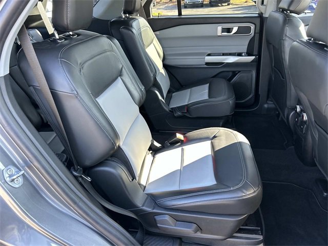 Certified 2022 Ford Explorer XLT w/ Equipment Group 202A image 27