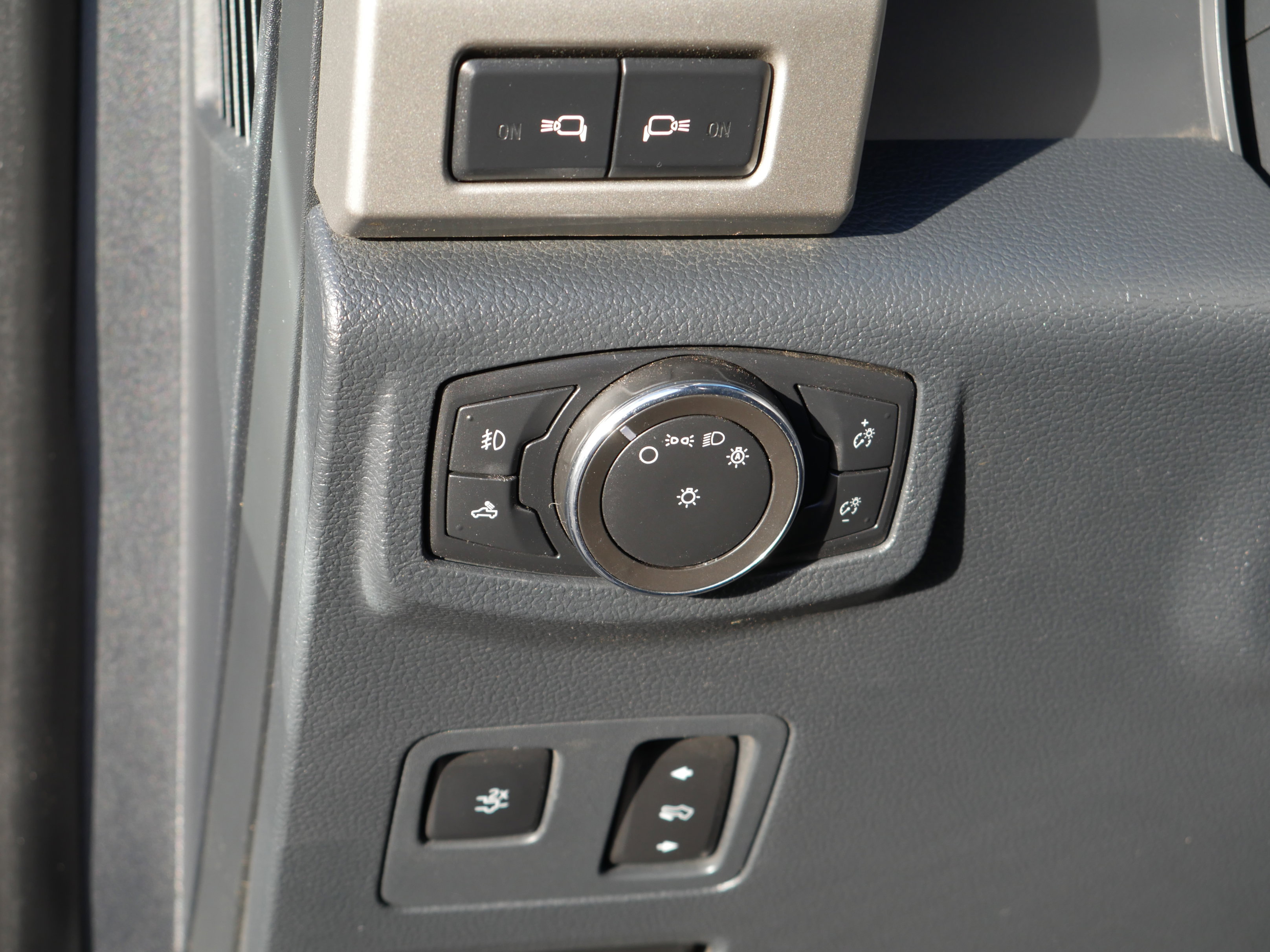 Certified 2022 Ford F350 Lariat w/ Lariat Ultimate Package image 6