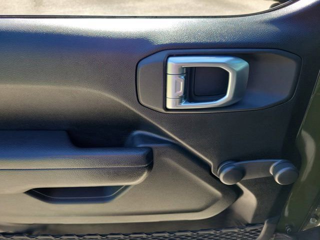 Used 2022 Jeep Wrangler Sport image 19