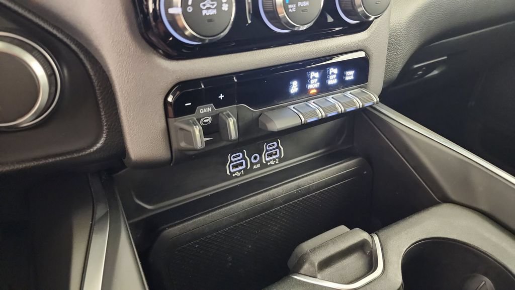 Used 2025 RAM 1500 Big Horn AWD/4WD image 17