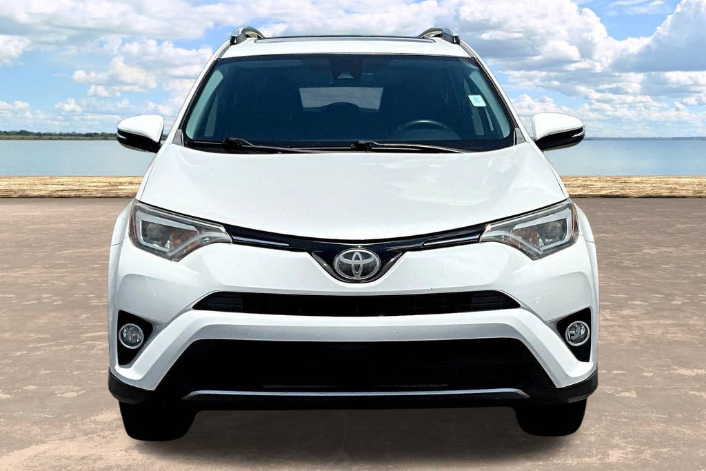 Used 2018 Toyota RAV4 Limited FWD image 2
