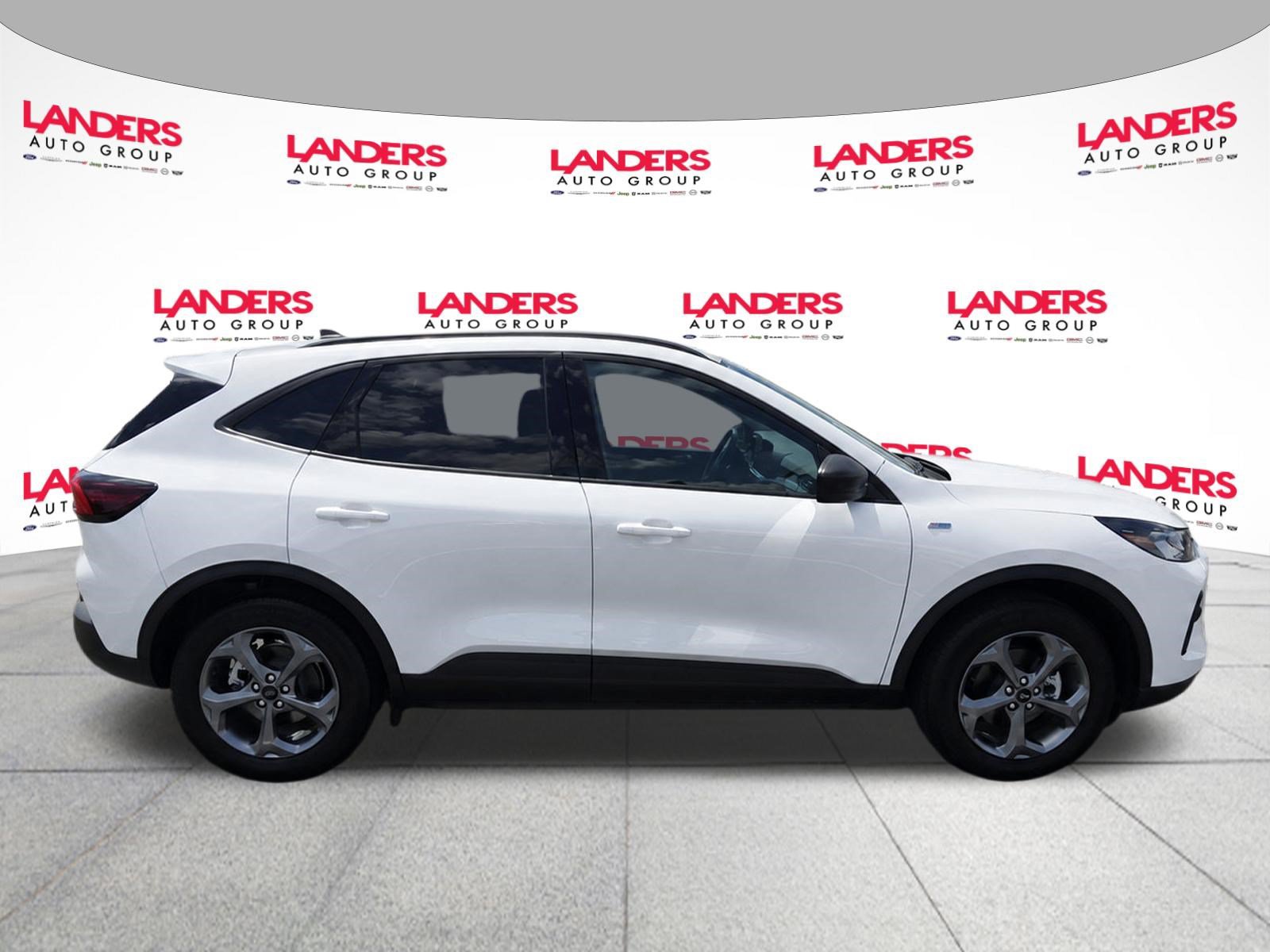 Certified 2025 Ford Escape ST-Line w/ Tech Pack #1 AWD/4WD image 4