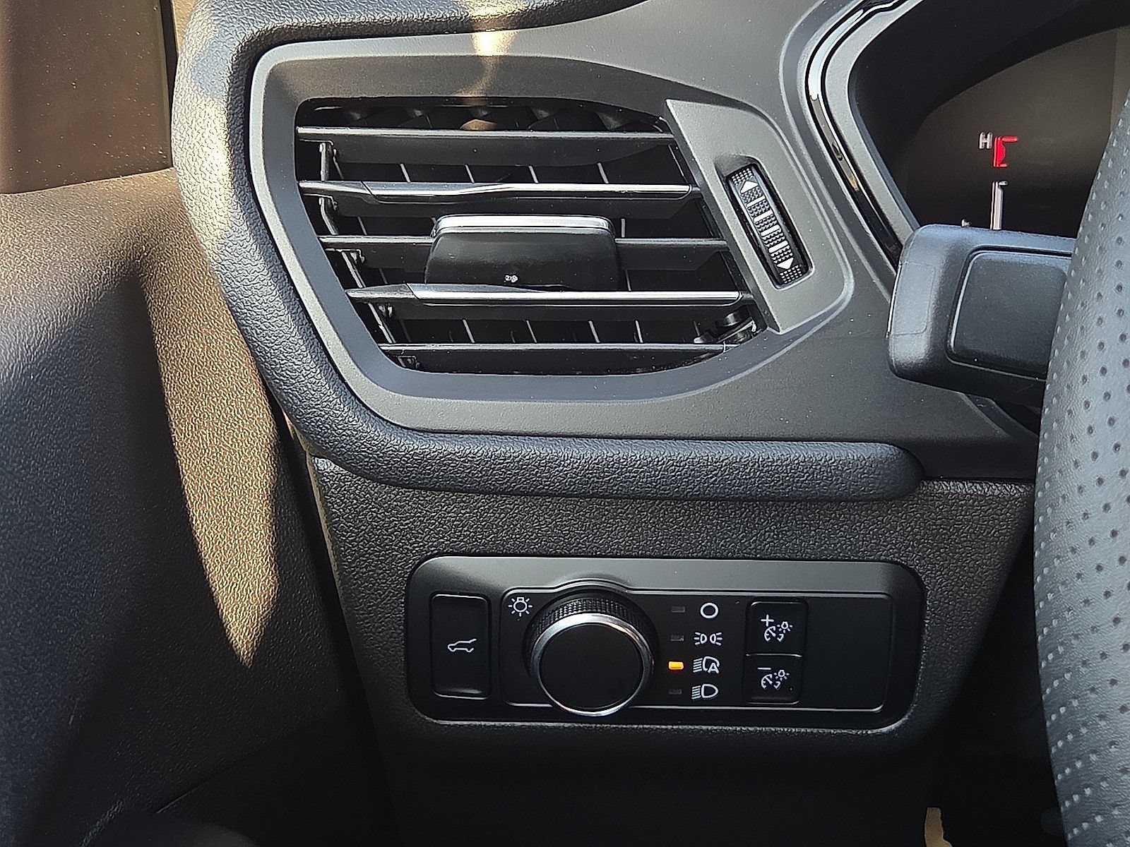 Certified 2024 Ford Escape ST-Line w/ Tech Pack #1 FWD image 19