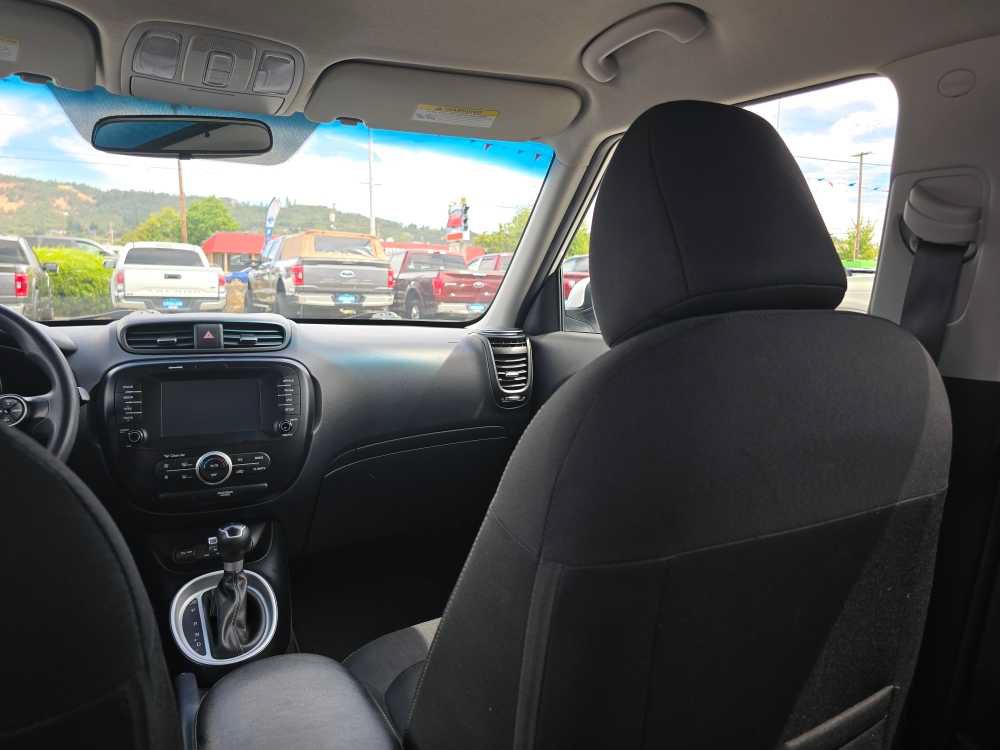 Used 2018 Kia Soul + FWD image 14