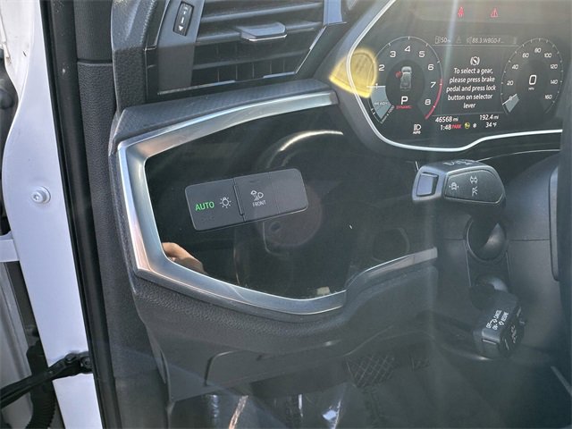 Used 2024 Audi Q3 2.0T Premium image 29